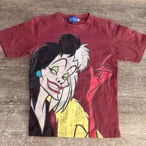 Disney Tokyo Vintage 101 Dalmatians Cruella Devil graphic t-shirt